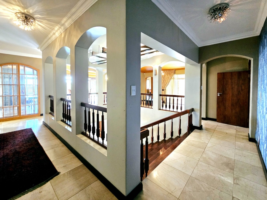 8 Bedroom Property for Sale in Waverley Free State